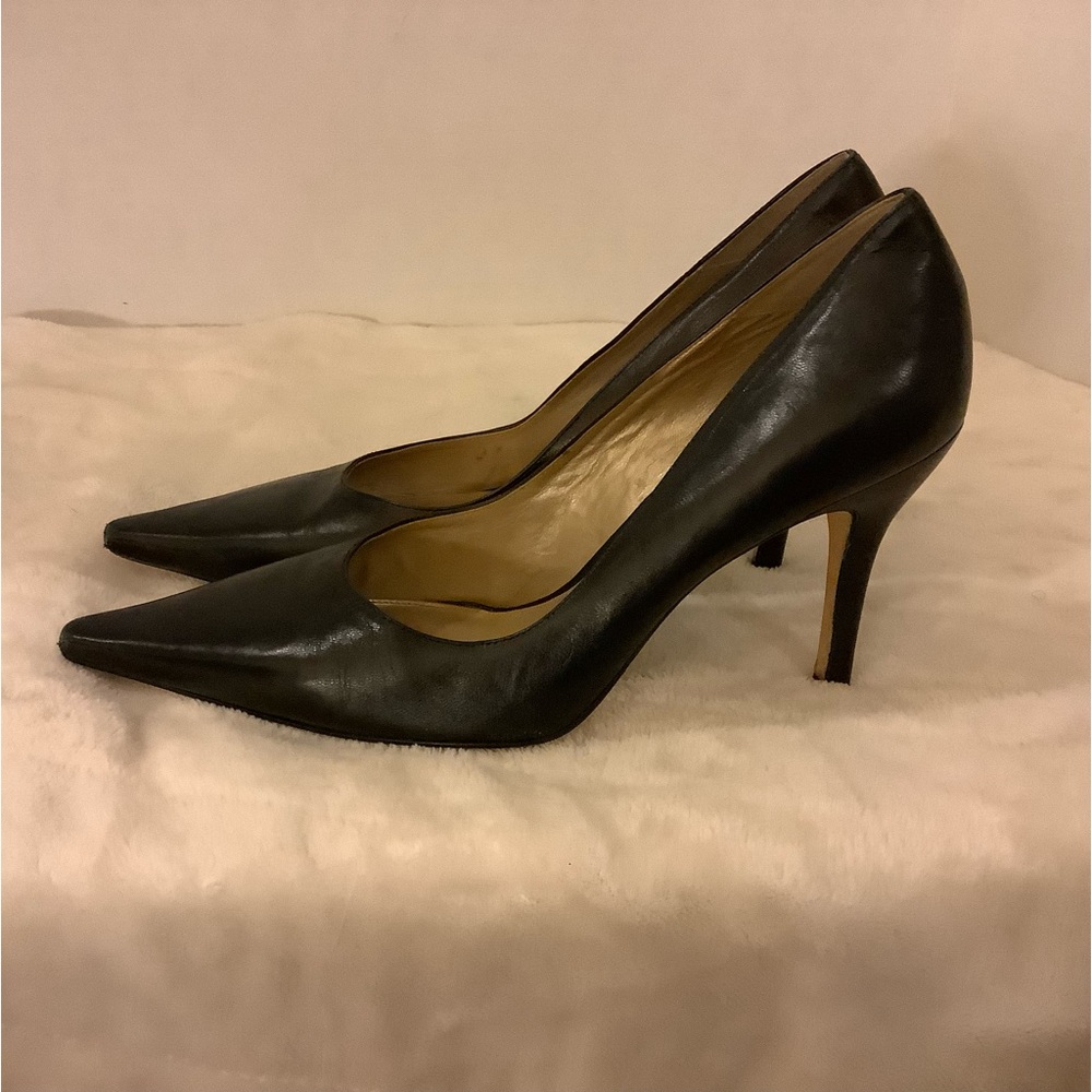 J Vincent 3 1/2 inch heel pump black heel